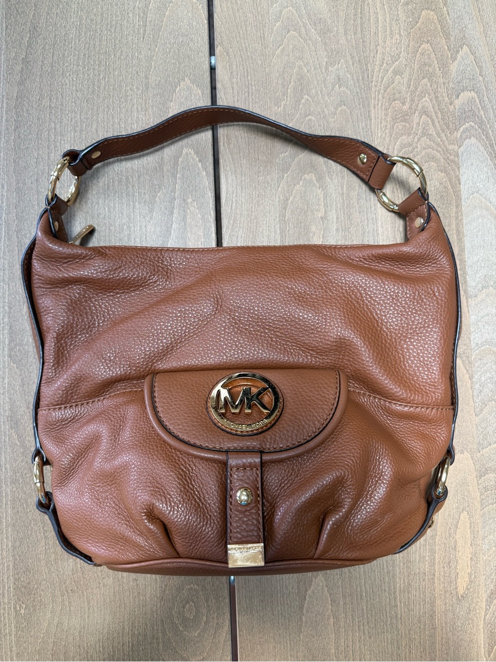Michael Kors Fulton Hobo Shoulder Bag with Pebbled leather and Gold Hardware